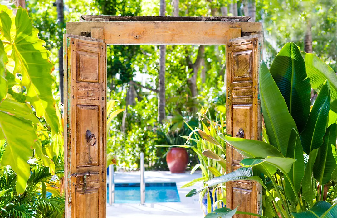 Parrot Key Hotel & Villas-1