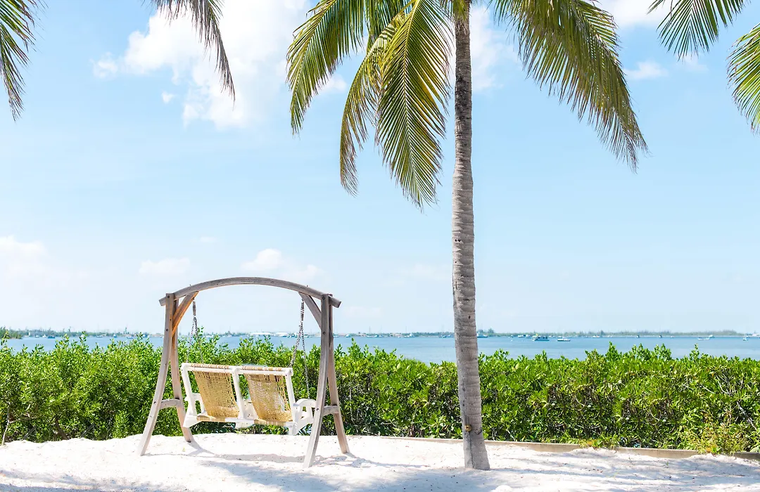 Parrot Key Hotel & Villas-1